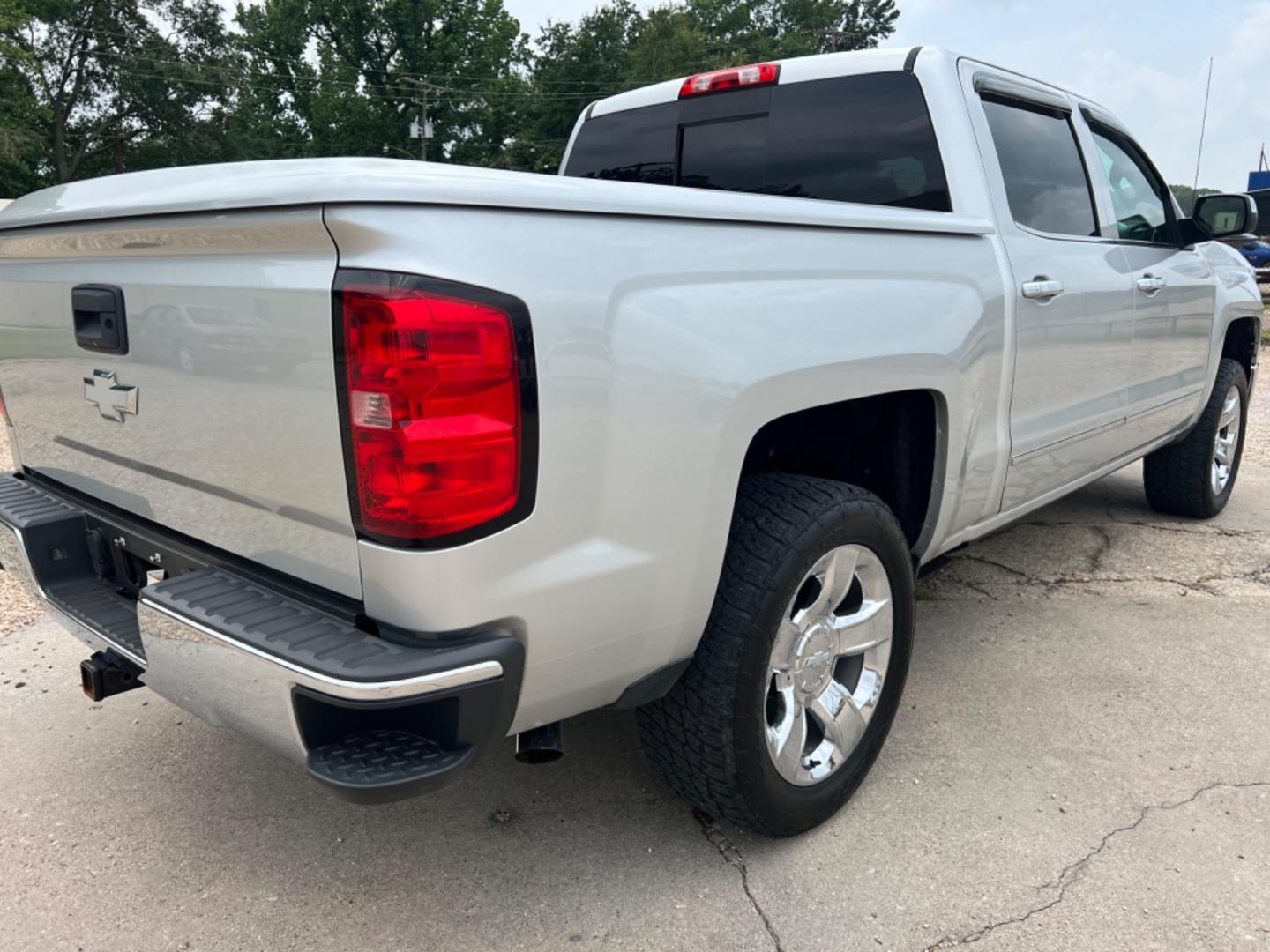 2015 Silver /Gray Chevrolet Silverado 1500 LTZ (3GCPCSEC2FG) with an 5.3L V8 engine, Automatic transmission, located at 4520 Airline Hwy, Baton Rouge, LA, 70805, (225) 357-1497, 30.509325, -91.145432 - 2015 Chevy Crew Cab LTZ 5.3 V8 Gas, 161K Miles, Heated & Cooled Leather Seats, Sunroof, Backup Camera, Power Windows, Locks, Mirrors & Step Boards, Cold A/C, Bose, Bed Cover, Tow Pkg. FOR INFO PLEASE CONTACT JEFF AT 225 357-1497 CHECK OUT OUR A+ RATING WITH THE BETTER BUSINESS BUREAU WE HAVE BEEN A - Photo#5